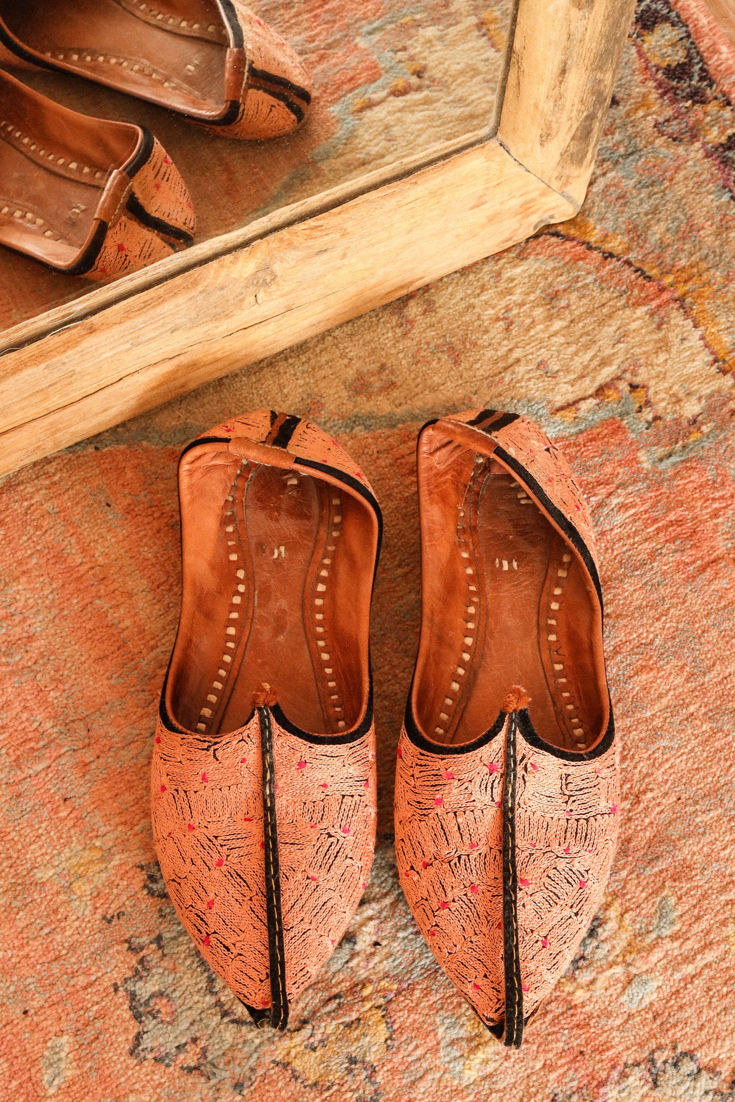 RARE INDIAN LEATHER SLIPPERS, 38/39