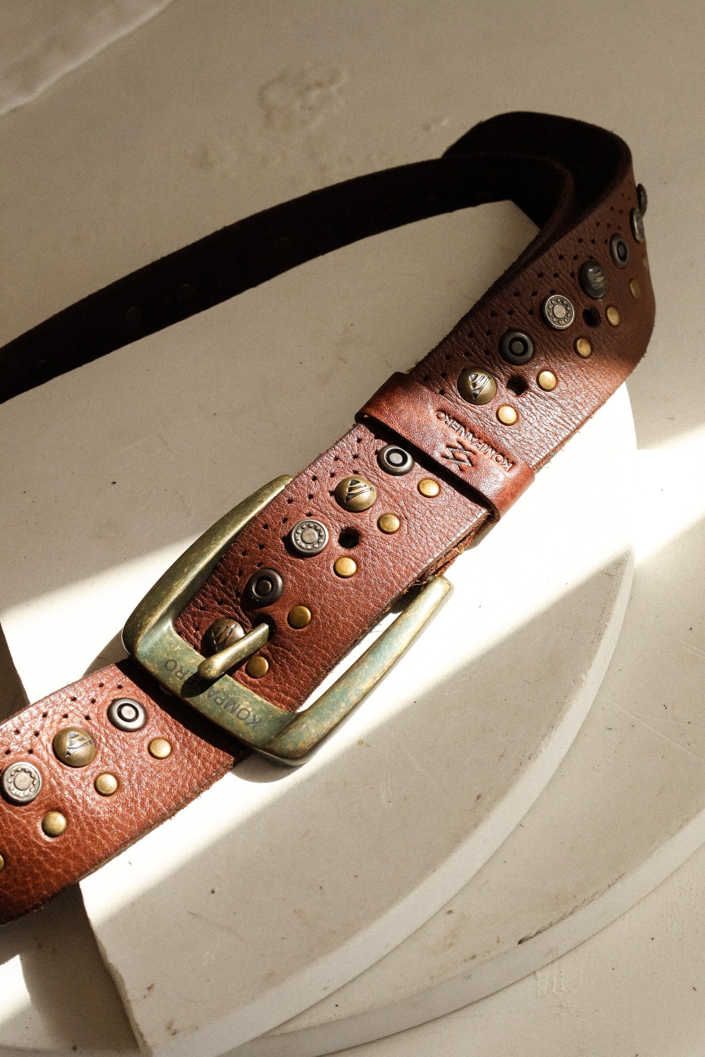 KOMPANERO CHOC STUD BELT XS/S